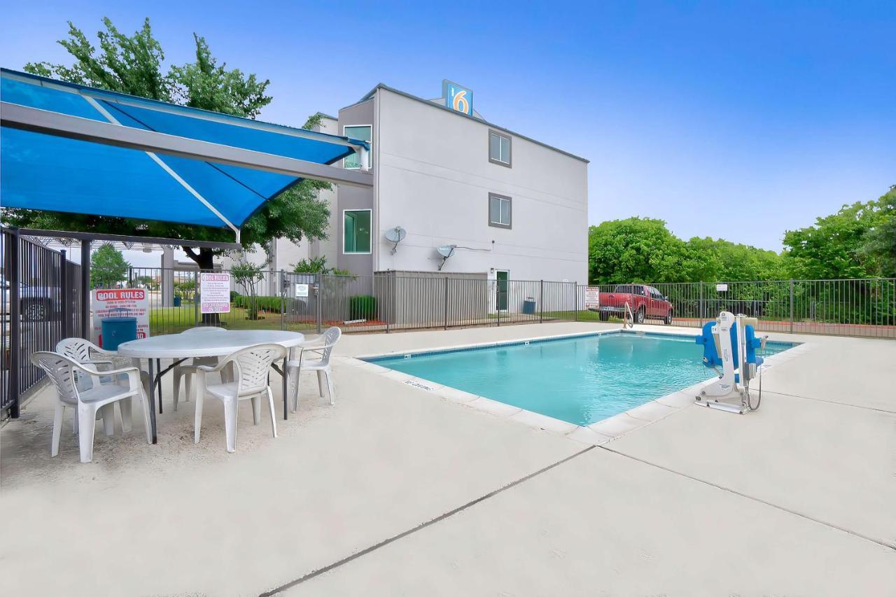 Motel 6-Benbrook, Tx - Fort Worth Εξωτερικό φωτογραφία