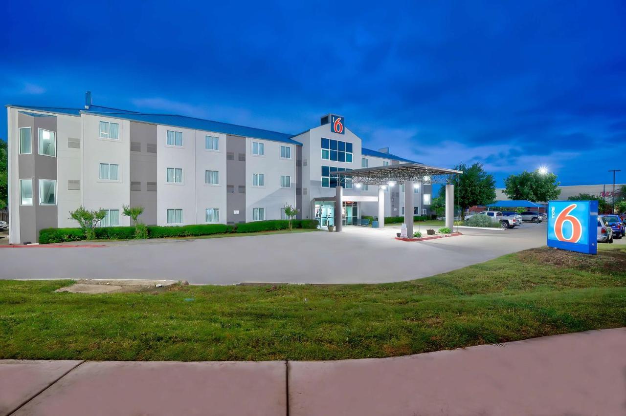 Motel 6-Benbrook, Tx - Fort Worth Εξωτερικό φωτογραφία