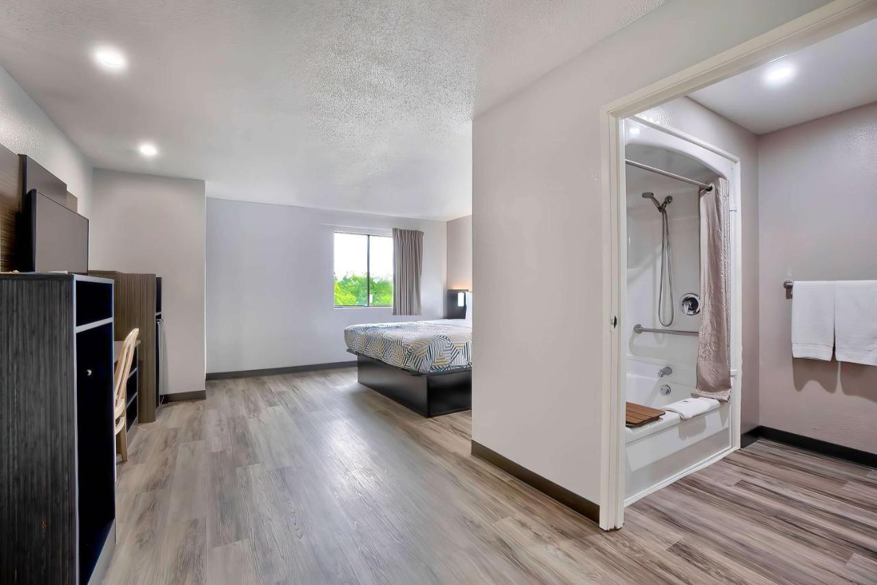 Motel 6-Benbrook, Tx - Fort Worth Εξωτερικό φωτογραφία